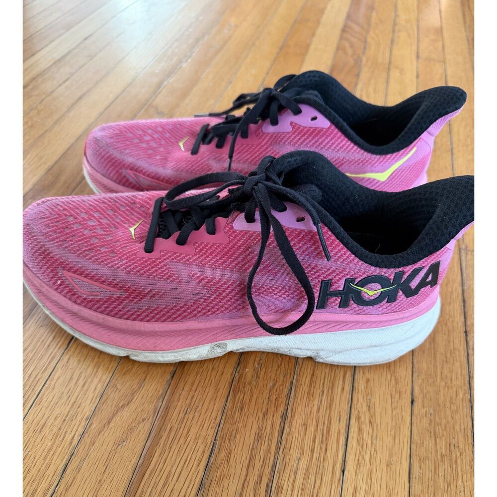Hoka Clifton 9 Women's Raspberry/Strawberry Sneakers